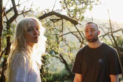 Barnburner's Pippa Molony and David Mac Dhubháin photographed outdoors in golden hour light