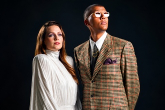 Tove Lo and Stromae official press photo for des fleurs single from ESTRUS album Pretty Swede Records Virgin Music Group 2026