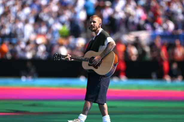 Justin Bieber performs Everything Hallelujah with an acoustic guitar during the 2026 FIFA World Cup final halftime show