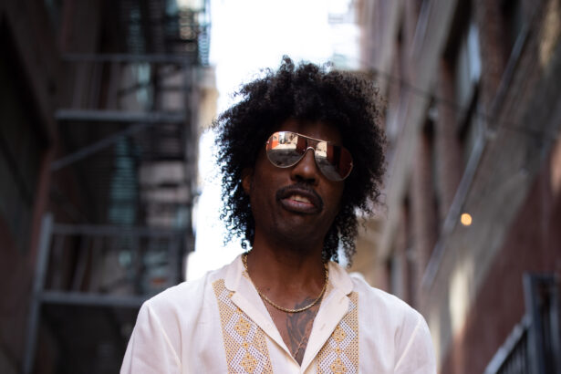 Bootie Brown in a press photo for his single '2 Get 2 U'